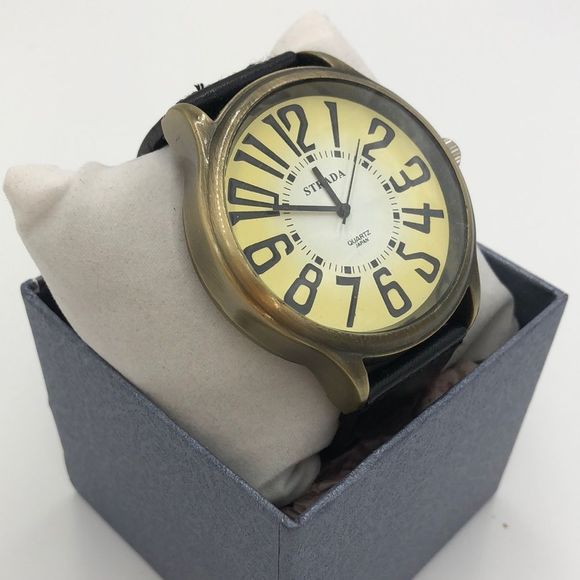 New Strada large face wristwatch with black band, in gift box with new battery - Picture 1 of 5